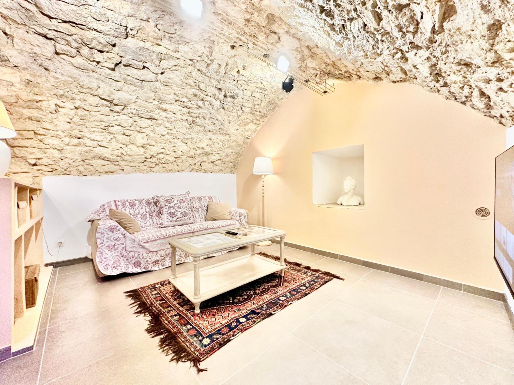 Apartment Ersextius, Np, *