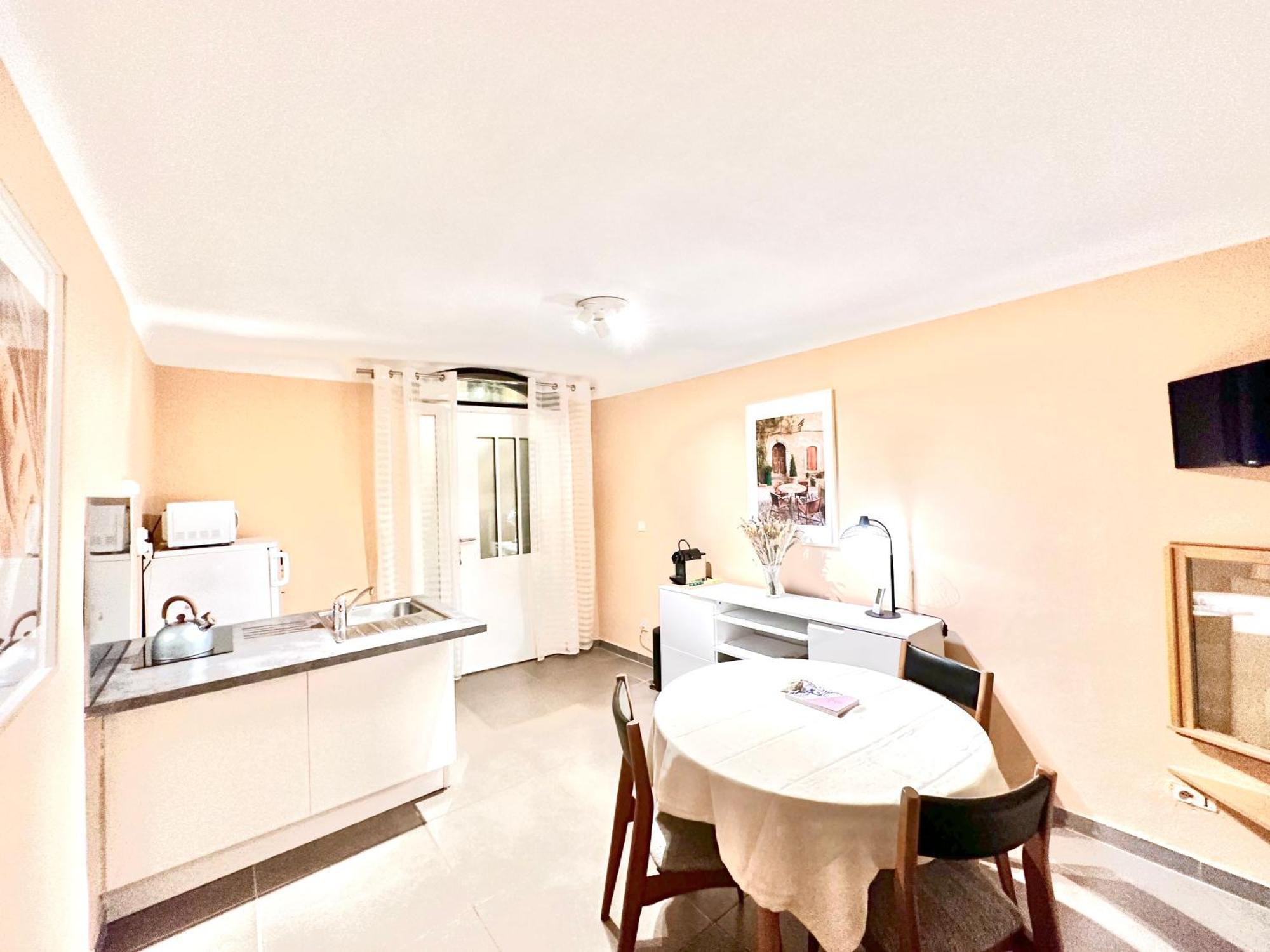 Apartment Ersextius, Np,